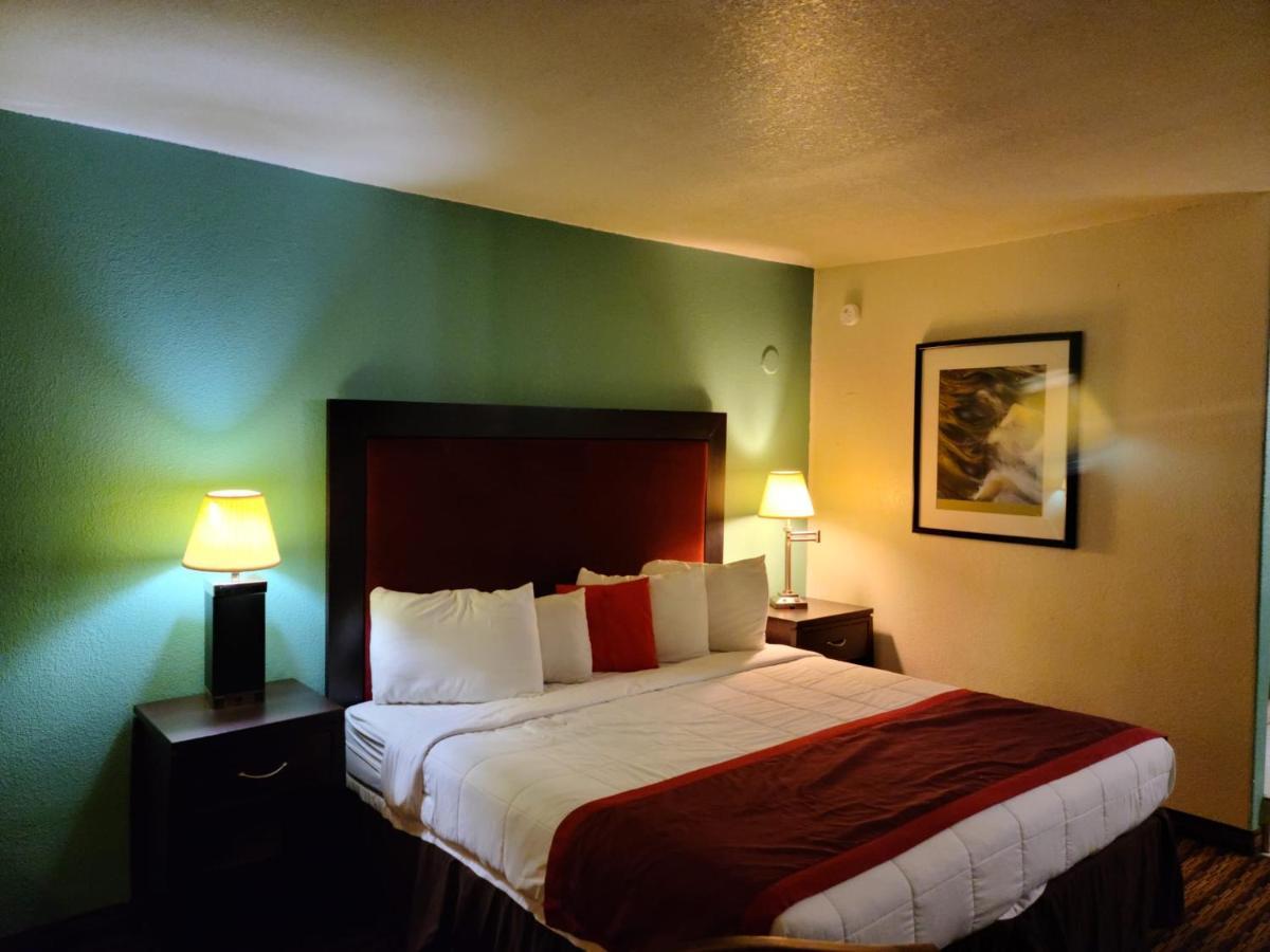 Budget Host Hotel