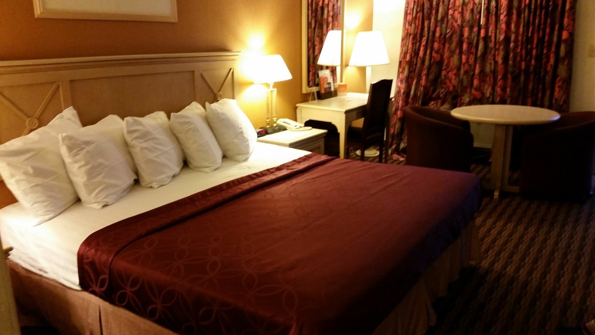 Hotel Budget Host